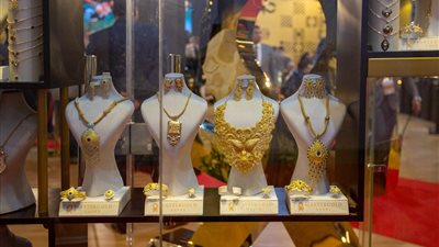 أسعار الذهب تنخفض 55 جنيهًا مع ختام تعاملات الخميس