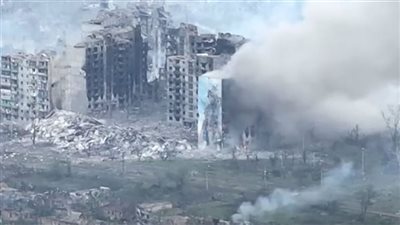دمار كبير في باخموت الأوكرانية وتأثير كبير لموازين السياسة الدولية (شاهد) 