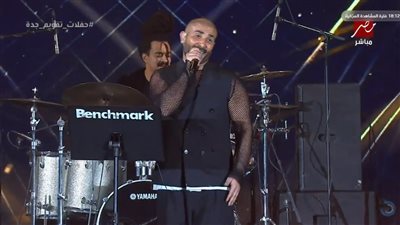 أحمد سعد في ورطة.. قميص شفاف وحلق| والسعر صادم