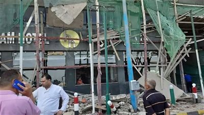 سقوط سقالة فندق وإصابة شخص بالإسكندرية 