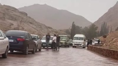 صور.. أمطار وغيوم تغطي سماء جنوب سيناء 