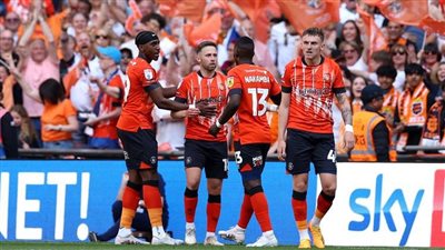 في غياب صلاح .. لوتون يتقدم على ليفربول في الشوط الأول من لقاء البريميرليج 