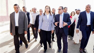 وزيرة التخطيط تتفقد منطقة الورش الحرفية بالعريش