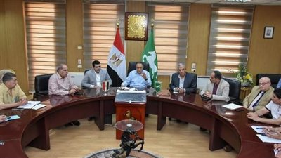 الشرقية تدرس استكمال  رصف ورفع كفاءة طريق أبو حماد