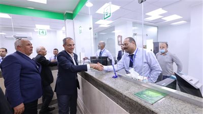  وزير الاتصالات يتفقد مبنى بريد السلام ويزور وحدة العلاج عن بعد بالخارجة