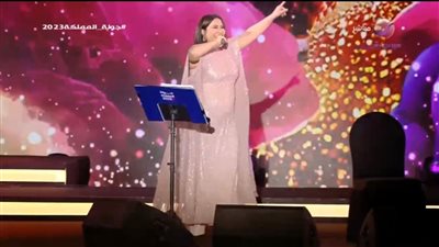 شيرين عبدالوهاب تطلب الغناء لمصر خلال حفلها بجدة 