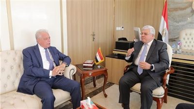 وزير التعليم العالي يبحث آخر المستجدات في منشآت ومباني فرع جامعة السويس بأبورديس