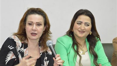 هبة عبدالعزيز: 