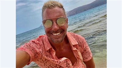 تامر هجرس ضد أجور الفنانين ويكشف علاقته بالفنانة يسرا