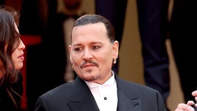 جوني دايب يؤجل جولته الفنية المقبلة بسبب 