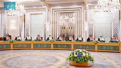 تعاون بين مصر والسعودية  لتطوير عبور السفن بالقناة