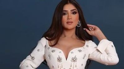 مي عمر تستعين بالقصير المجسم لتبرز منحنيات جسدها