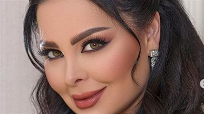 ديانا كرزون تطل بالأبيض والألماس يعكس فخامة ذوقها (صور)