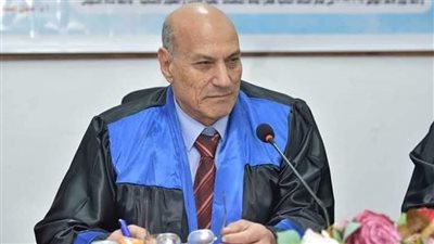 الدكتور عبدالرحيم الكردي أستاذ النقد والأدب يفوزه بجائزة الدولة التقديرية