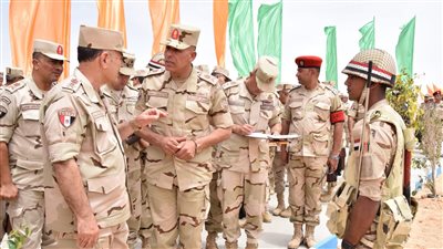 الفريق أسامة عسكر يشهد المرحلة الرئيسية لمشروع تكتيكي بجنود الذخيرة الحية