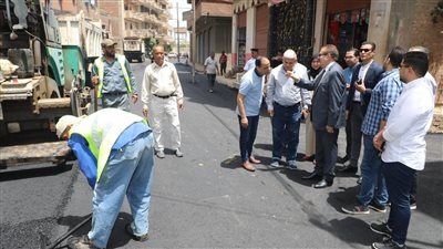 محافظ المنوفية يتفقد أعمال الرصف بمحاور ميت خاقان الجديد