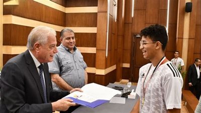 محافظ جنوب سيناء يكرم بعثة مديرية الشباب والرياضة