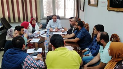 البحيرة تبحث تحديث بيانات المناطق الصناعية