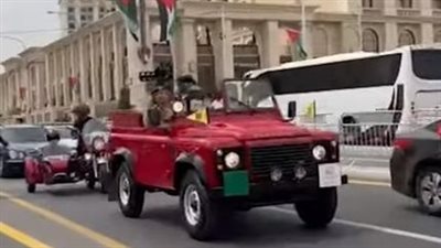 انطلاق الموكب الأحمر إلى قصر زهران ليُقلّ ولي العهد الأردني وعروسه (شاهد)