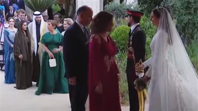 إمام الحضرة الهاشمية يعقد قران الأمير الحسين (شاهد)