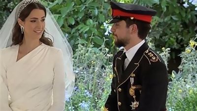 زواج ولي عهد الأردن.. سر بدلة الأمير الحسين بحفل الزفاف