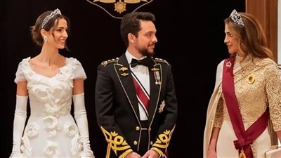 الملكة رانيا تنشر لقطات من فرح ولي العهد.. زفاف الغوالي