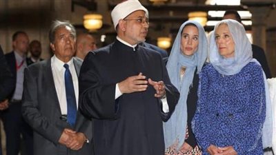 سيدة أمريكا الأولى في جولة داخل الجامع الأزهر.. صور