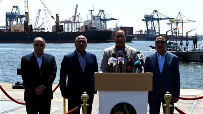 مدبولي: الدولة لا تستهدف إنشاء بنية أساسية فقط بالموانئ لكنها تريد ضمان استدامتها وكفاءتها