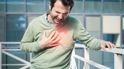 الموت المفاجىء.. جلطة قلب وخنقة صدر