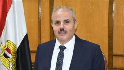  نائب رئيس جامعة القناة يتابع أعمال الامتحانات بالكليات 