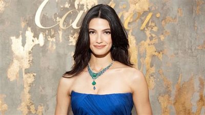 تارا عماد تعتمد موضة الكاجوال (صور)