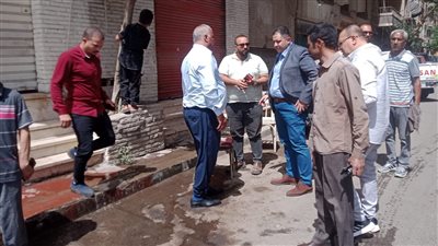 نائب محافظ القاهرة يتابع أعمال إصلاح كسر ماسورة مياه بالأميرية