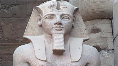 رد مصري على عالم بريطاني حاول تشويه صورة الملك رمسيس الثاني (فيديو)