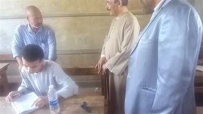 طلاب أدبي الثانوية الأزهرية بسوهاج يؤدون امتحان القرآن الكريم