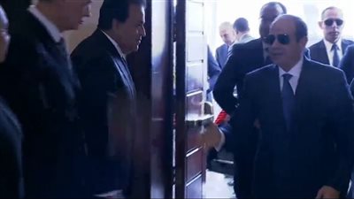 وصول الرئيس السيسي لمقر انعقاد المؤتمر والمعرض الطبي الأفريقي الثاني