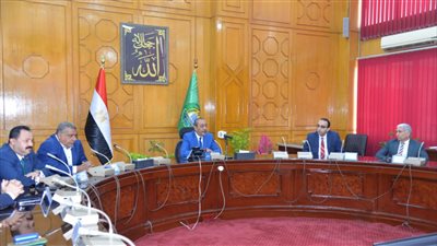 محافظ الإسماعيلية يستقبل لجنة الصناعة بمجلس النواب 