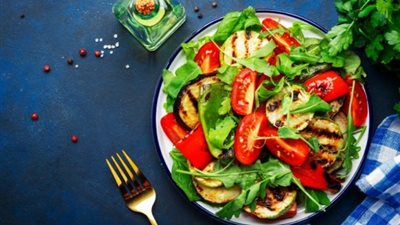 تقي من السرطان.. حضري سلطة الجرجير والباذنجان