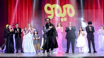 أحمد حلمي يختتم عروض 