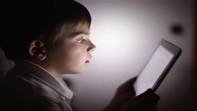 خبير أمن معلومات يكشف طرق الحفاظ على خصوصية الأطفال (فيديو)