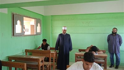 طلاب العلمي يؤدون امتحان الجبر والفراغية في الثانوية الأزهرية 