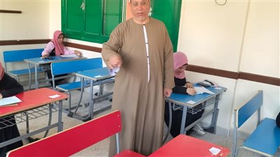 حسانين يتابع امتحان 