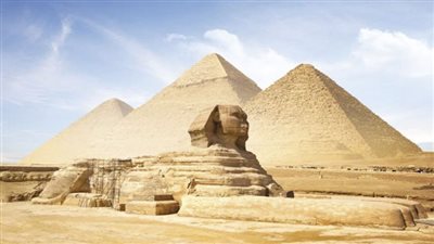 القبض على مهندس معماري حاول تسلق هرم خفرع