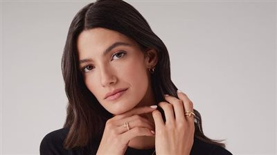 تارا عماد نجمة لامعة في عالم الموضة بالأبيض اللامع