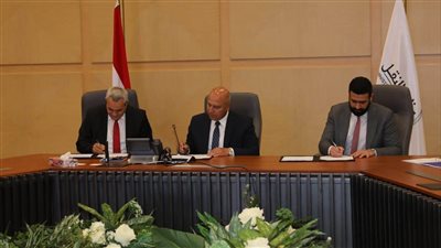 توقيع عقد إصدار أول ترخيص في مصر لنقل الركاب باستخدام التطبيقات التكنولوجية