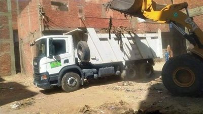 رفع 19 ألف طن قمامة ومخلفات مبانى بالشرقية خلال شهر مايو الماضى