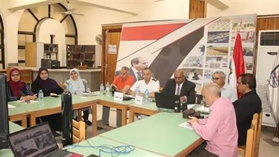 محافظ بني سويف يطمئن على امتحانات النظري لطلبة الدبلومات الفنية 