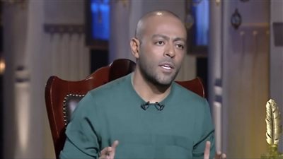 تامر عاشور يحسم جدل 