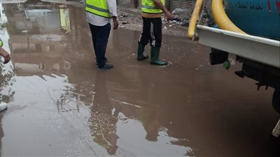 المنيا تتابع إزالة الآثار الناجمة عن موجة الطقس السيئ 