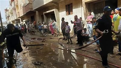 سكرتير بنى سويف يشرف على إخماد حريق بشارع شجرة الدر بناصر   