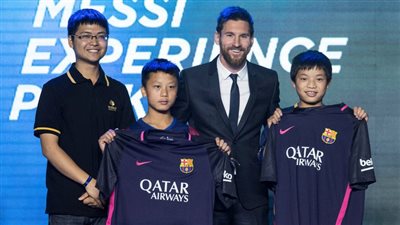 الصين تحتفي بـ ميسي.. وموقف مُحرج لنجم الأرجنتين في مطار بكين 